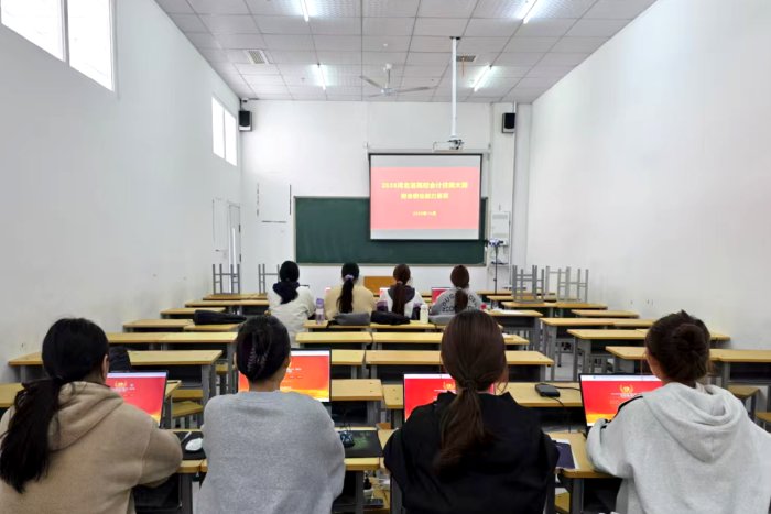 赵佳欣8名同学组成的两组亿百手机版下
