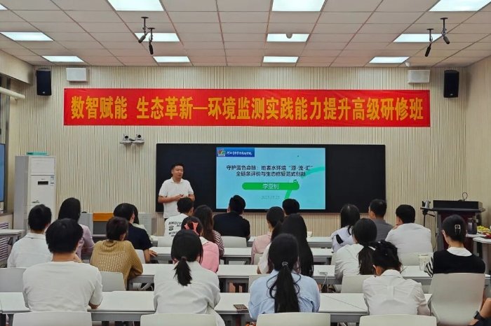 undefined 充分发挥基层党组织战斗堡垒作用和党员