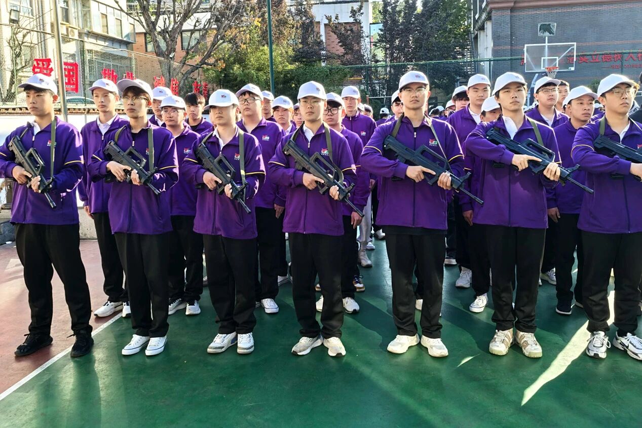 驻地部队相关负责人多次深入训练场参观