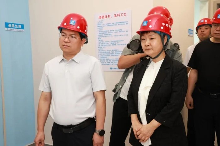 目前新校区建筑项目已完成封顶